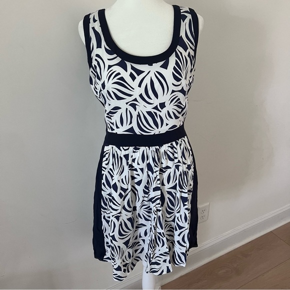 Lilly Pulitzer ‘Irene Need My Shades’ Printed Mini Shift Dress |Size 4| - Picture 2 of 9